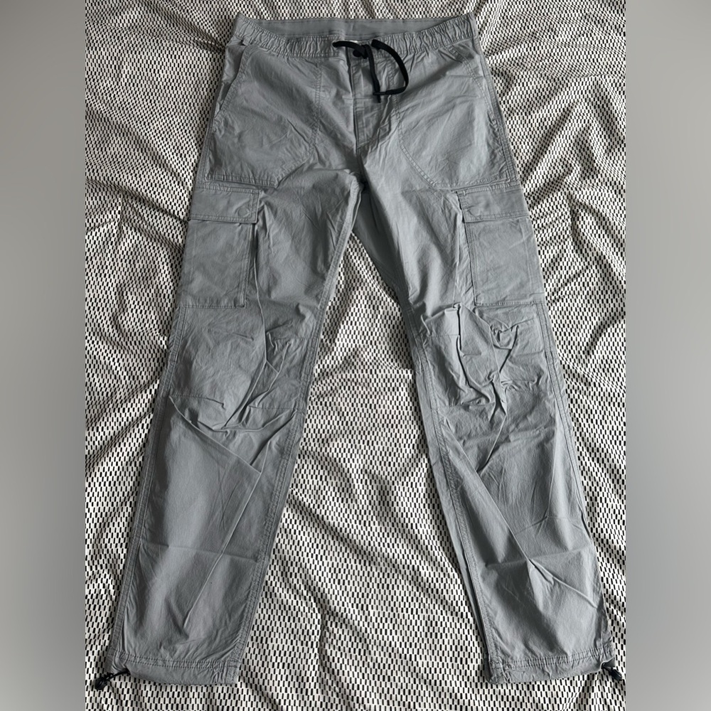 Brand new H&M cargo pants men’s size M grey, with tags